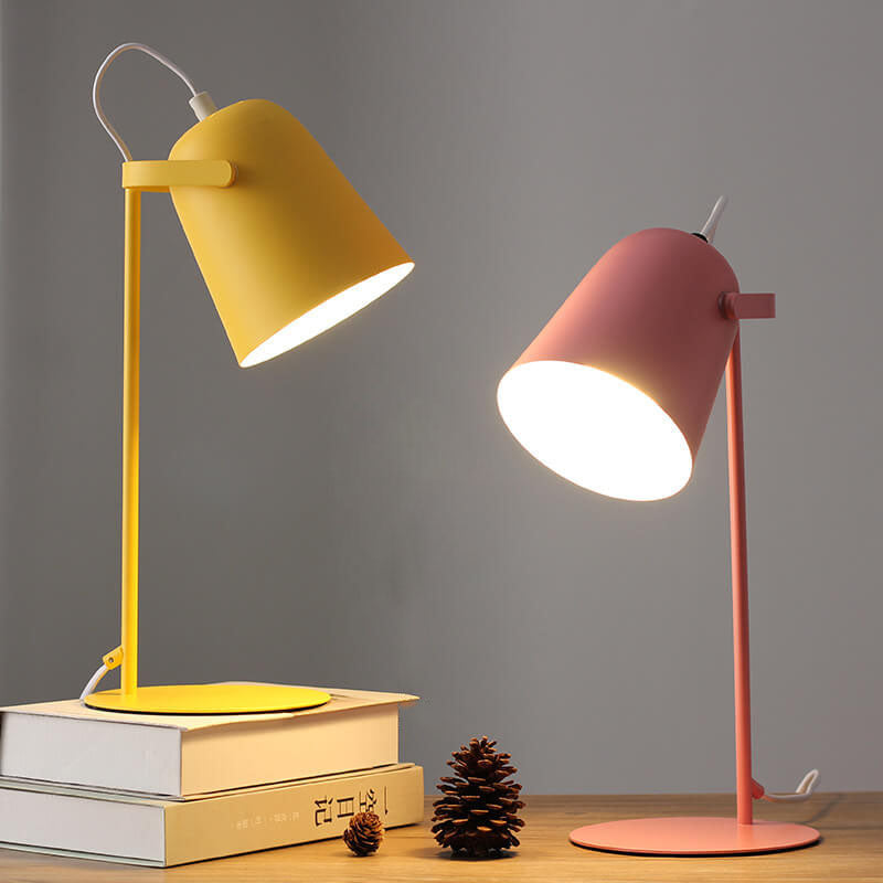 Lámpara de Escritorio LED de Metal Nórdica Minimalista