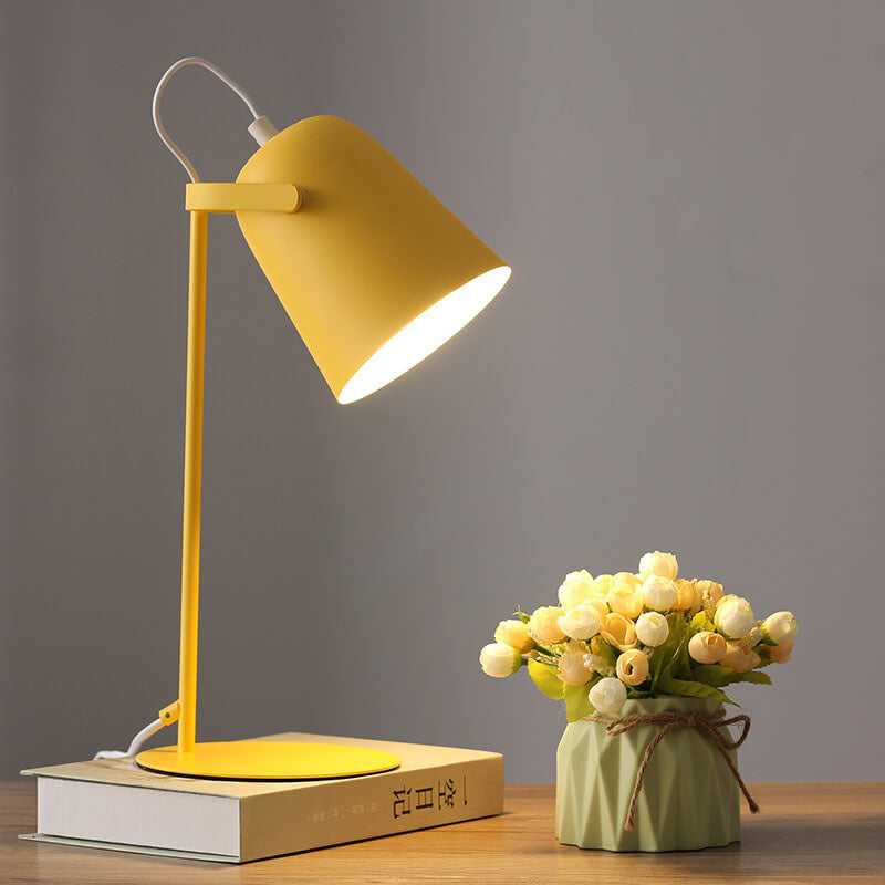 Lámpara de Escritorio LED de Metal Nórdica Minimalista