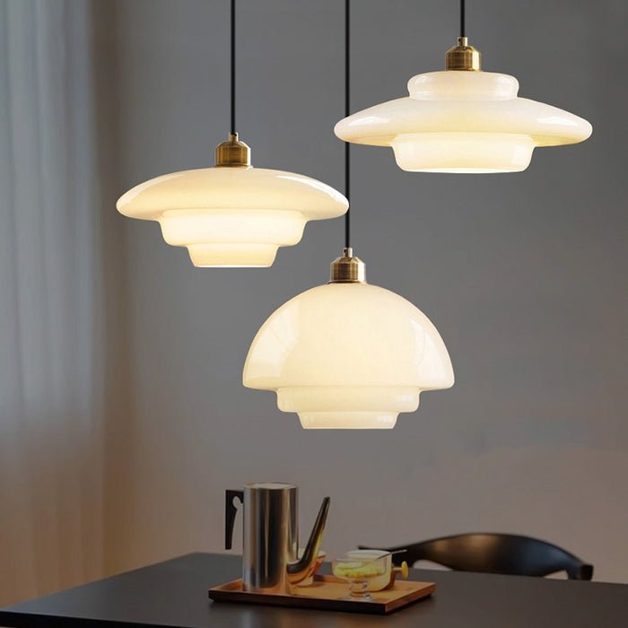 Lámpara Colgante de Vidrio Blanco Opalino Mid-Century