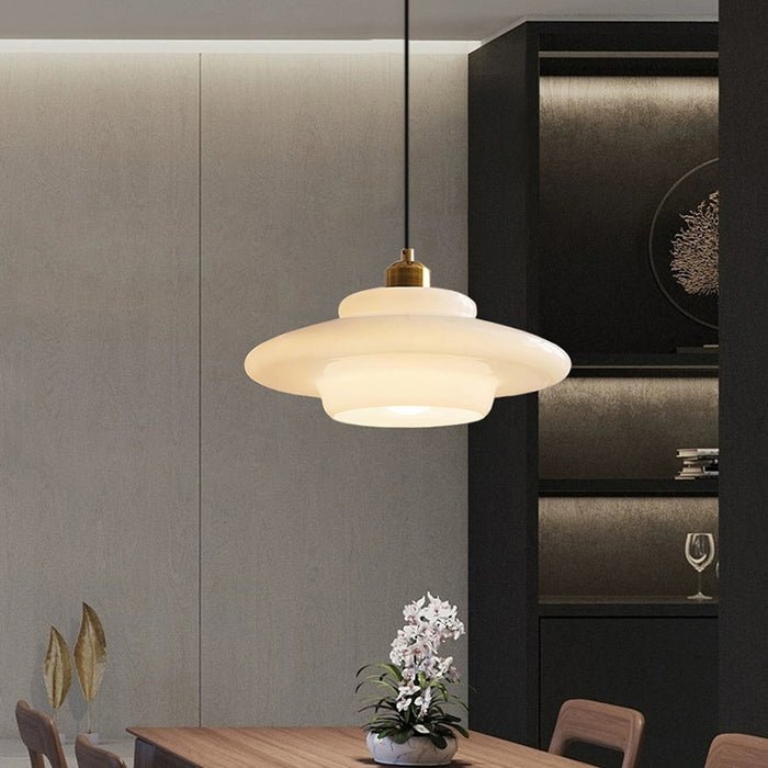 Lámpara Colgante de Vidrio Blanco Opalino Mid-Century