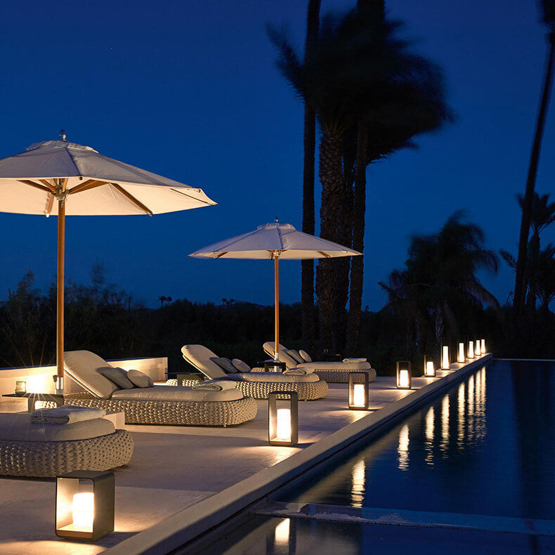 Luz Solar LED Exterior Cuadrada Moderna Resistente al Agua