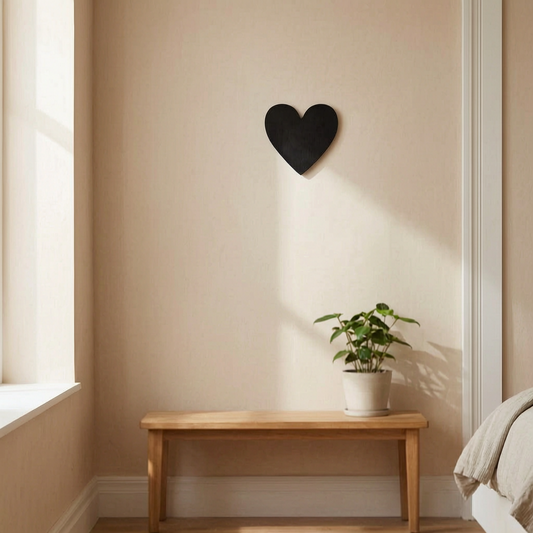 Decoración de pared con corazón estilo antiguo en un recibidor