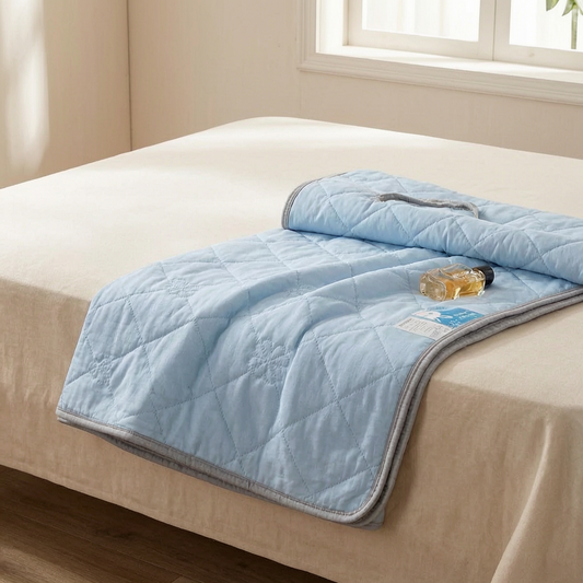 Manta refrescante de verano sobre una cama