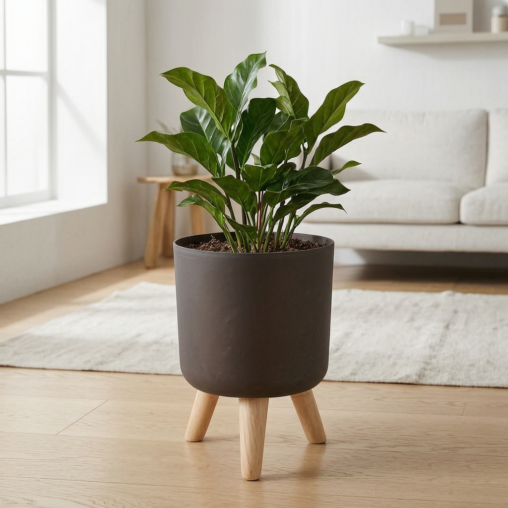 Maceta con patas de madera en un salón nórdico