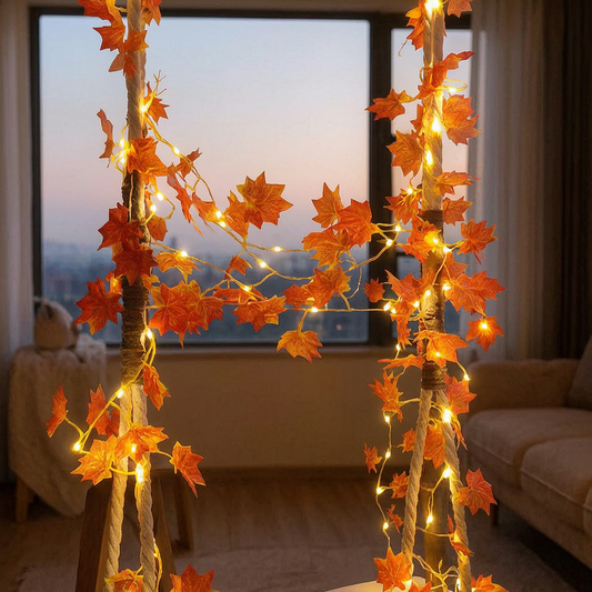 Guirnalda de luces LED encendida alrededor de una ventana