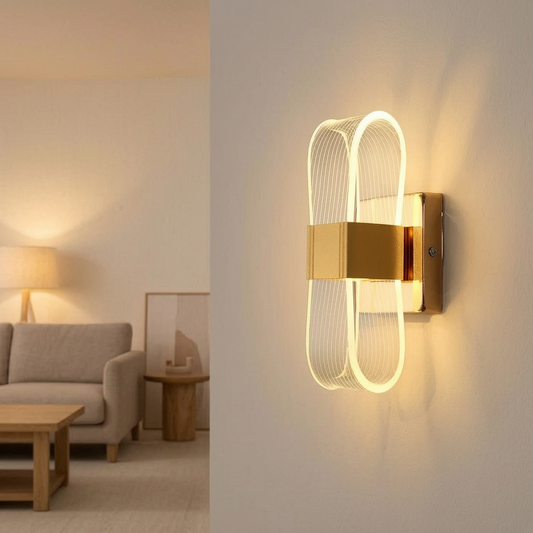 Lámpara de pared LED nórdica de lujo encendida en un salón