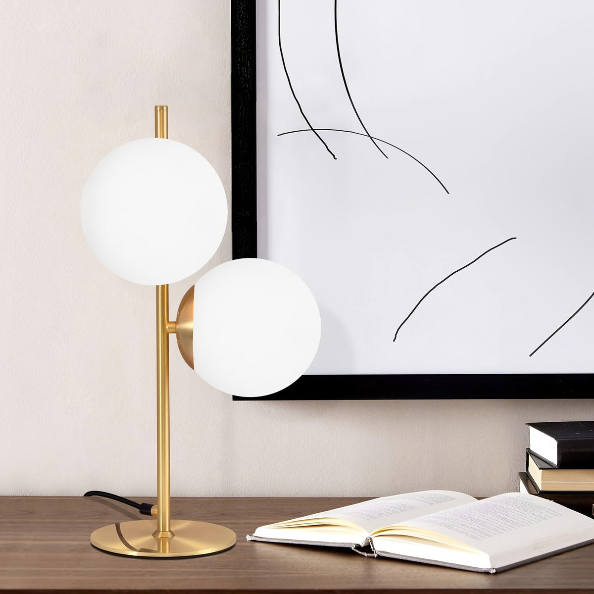 Lámpara de Mesa Dorada Moderna con Globo de Vidrio Blanco