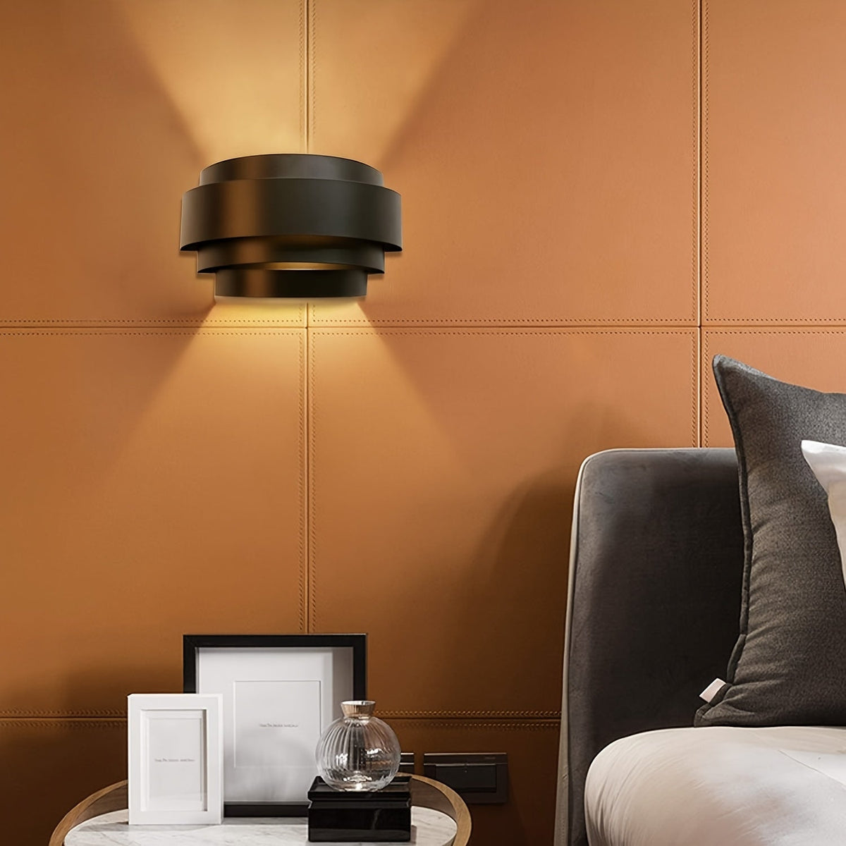 Aplique de Pared de Metal con Luz Arriba y Abajo Moderno