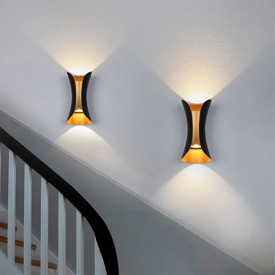 Aplique de Pared LED Negro y Dorado de Luz Arriba y Abajo