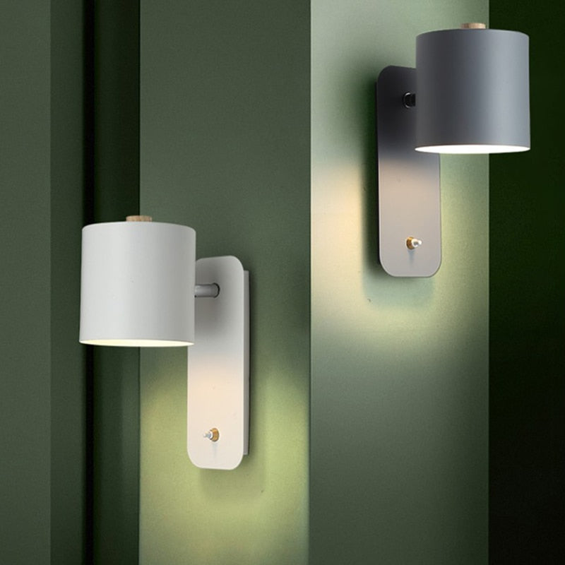 Aplique de Pared LED con Interruptor y Pantalla Cilíndrica