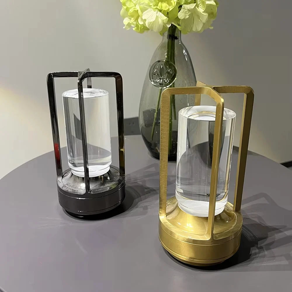 Lámpara de Mesa LED Cilíndrica de Metal Inalámbrica Moderna