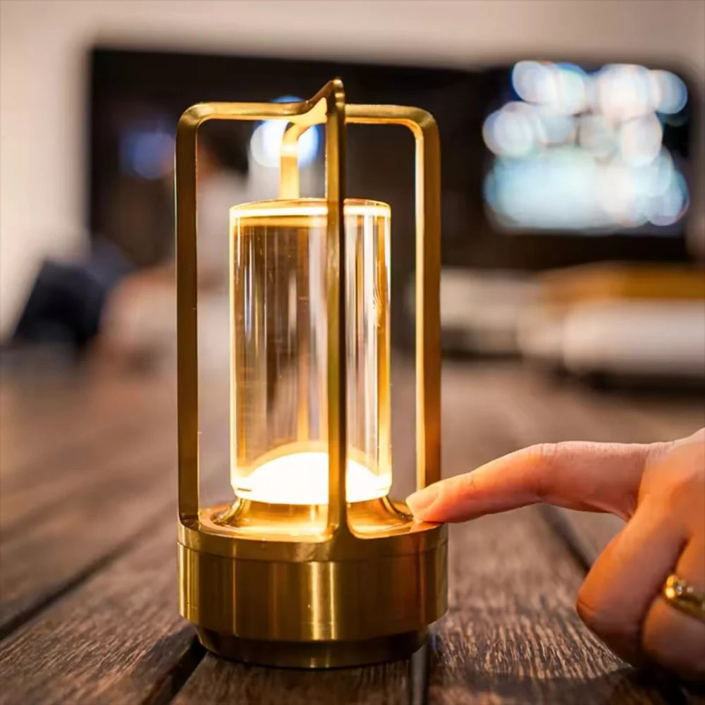 Lámpara de Mesa LED Cilíndrica de Metal Inalámbrica Moderna