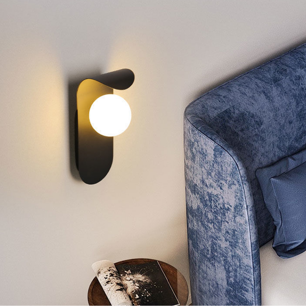 Aplique de Pared Escandinavo con Panel Curvo y Esfera de Luz