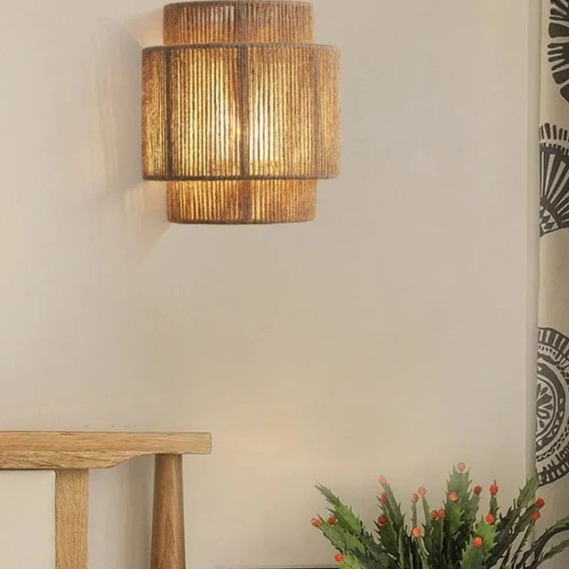 Aplique de Pared RattanGlow de Ratán Tejido a Mano Natural