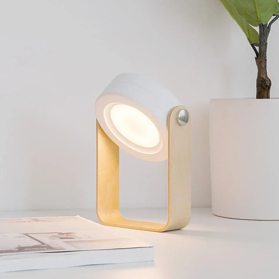 Farol Portátil Recargable con Asa de Madera y Pantalla
