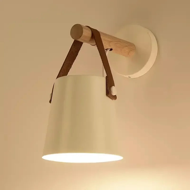 Aplique de Pared Nórdico de Madera y Cuero para Mesilla