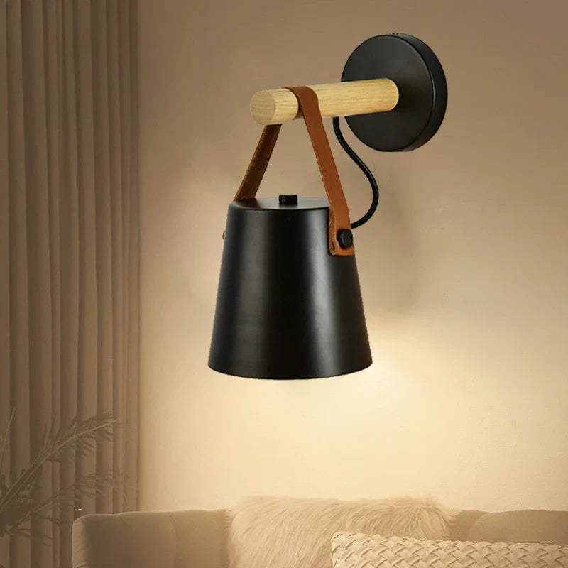 Aplique de Pared Nórdico de Madera y Cuero para Mesilla