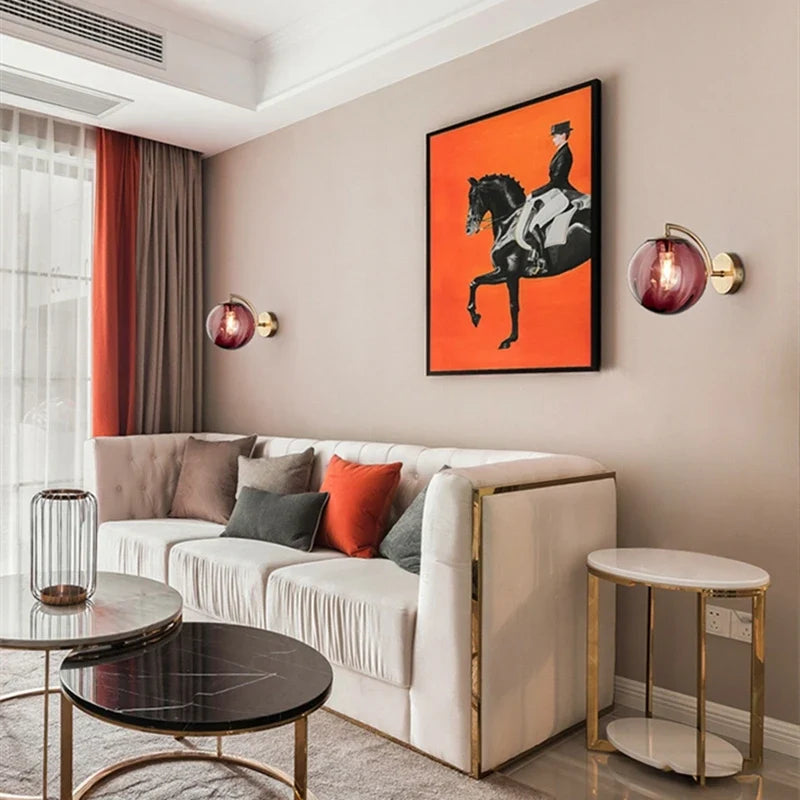 Aplique de Pared con Bola de Vidrio Tintado y Latón Moderno