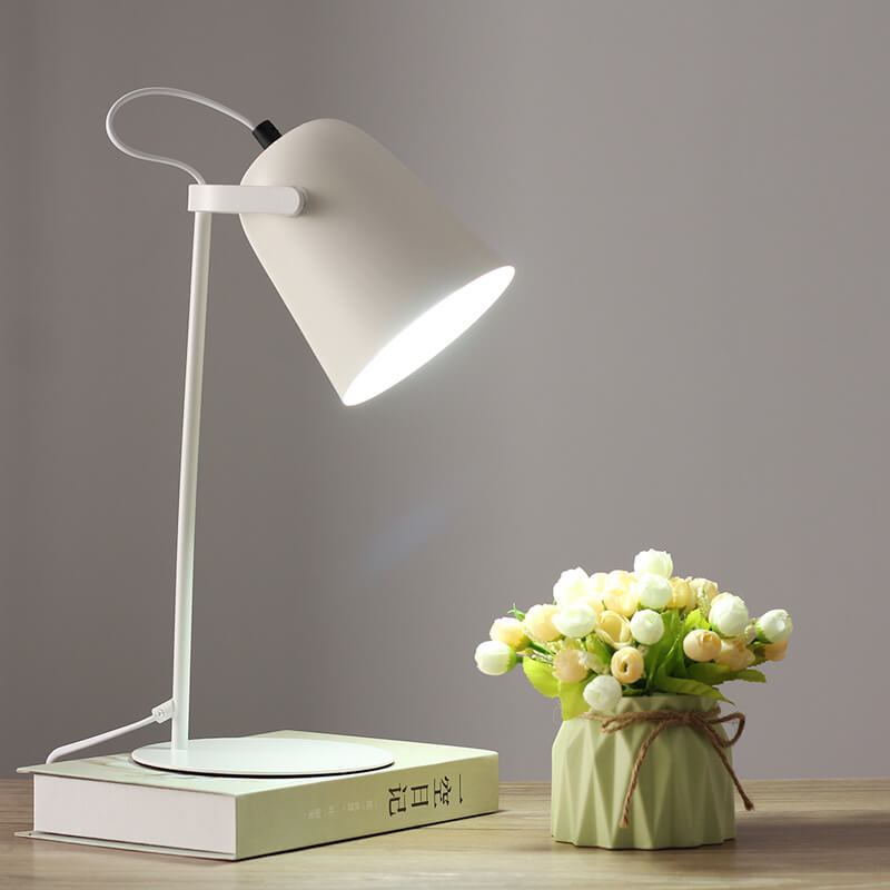 Lámpara de Escritorio LED de Metal Nórdica Minimalista