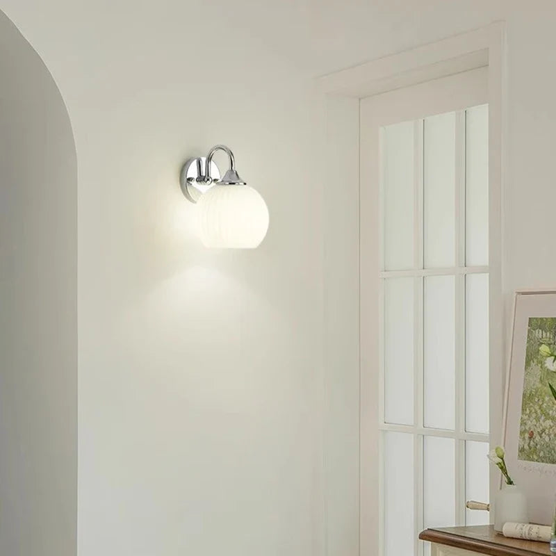 Aplique de Pared Quashion con Globo de Vidrio Cromo o Latón