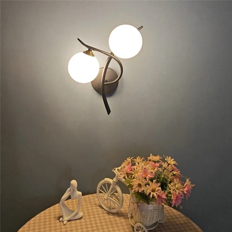 Aplique de Pared Lunara LED de Doble Globo Opalino Nórdico