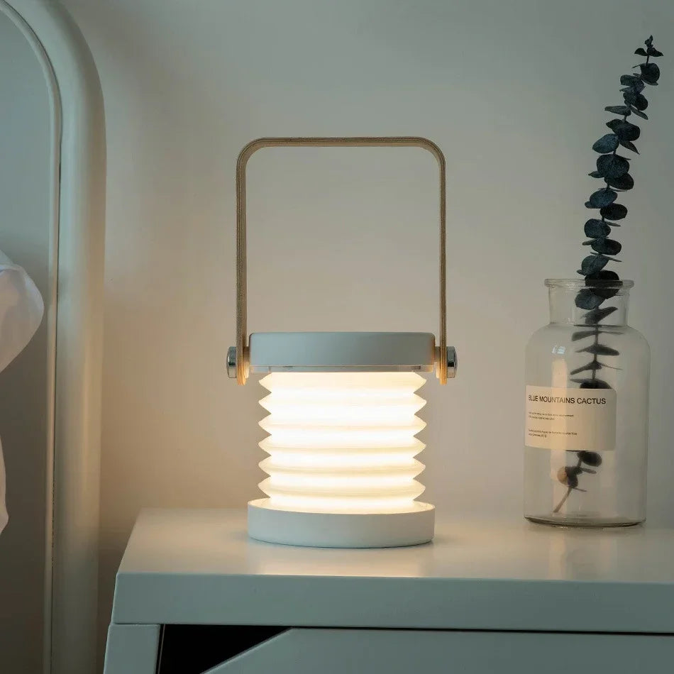 Farol Portátil Recargable con Asa de Madera y Pantalla