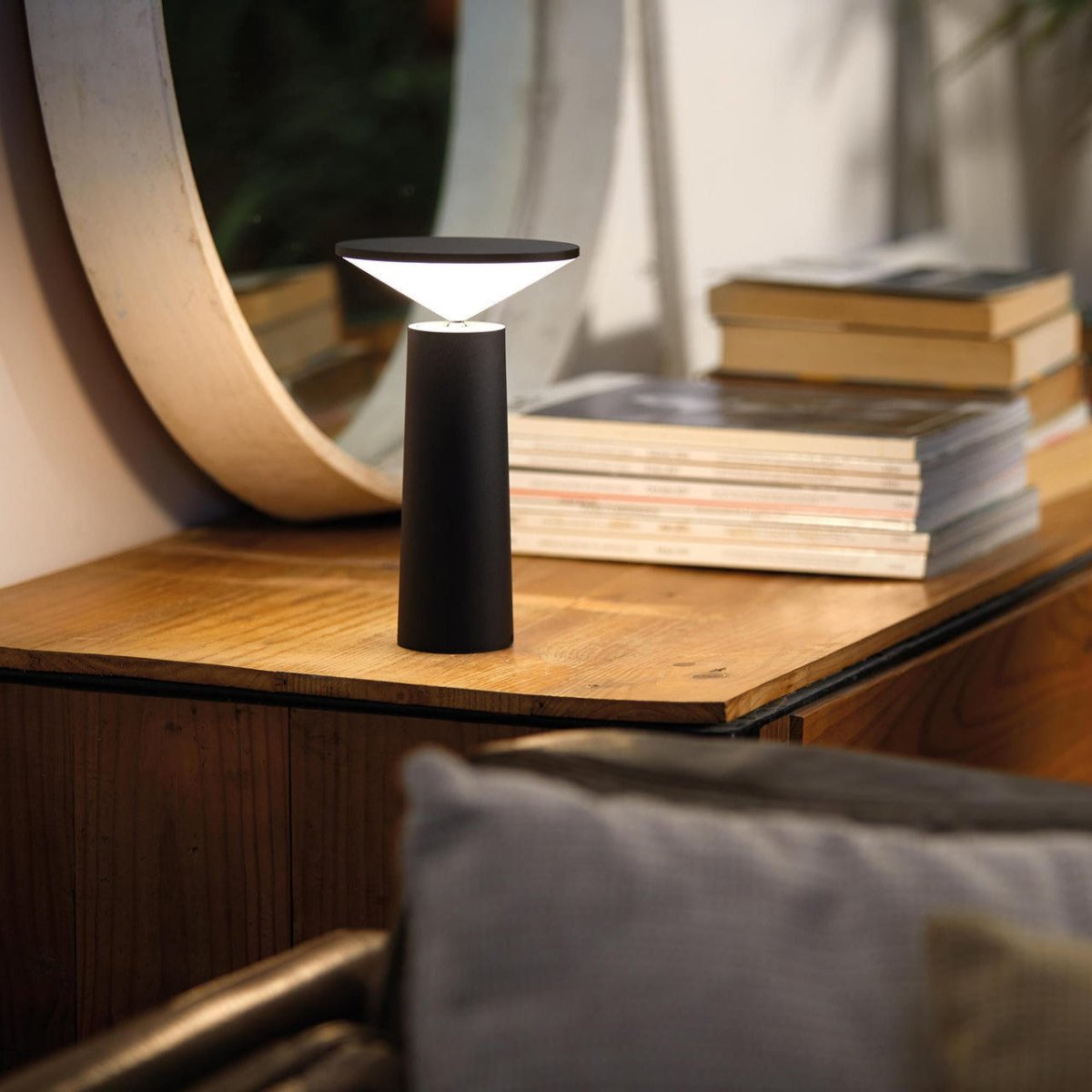 Lámpara de Mesa Aurora Libra de Diseño Moderna Regulable