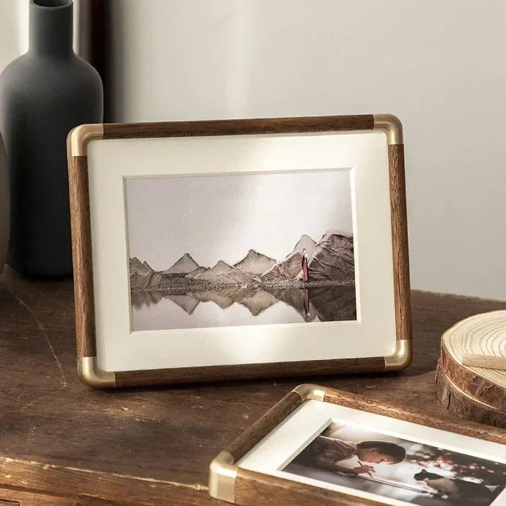 Marco de Fotos de Mesa Brooks de Madera y Latón Vintage