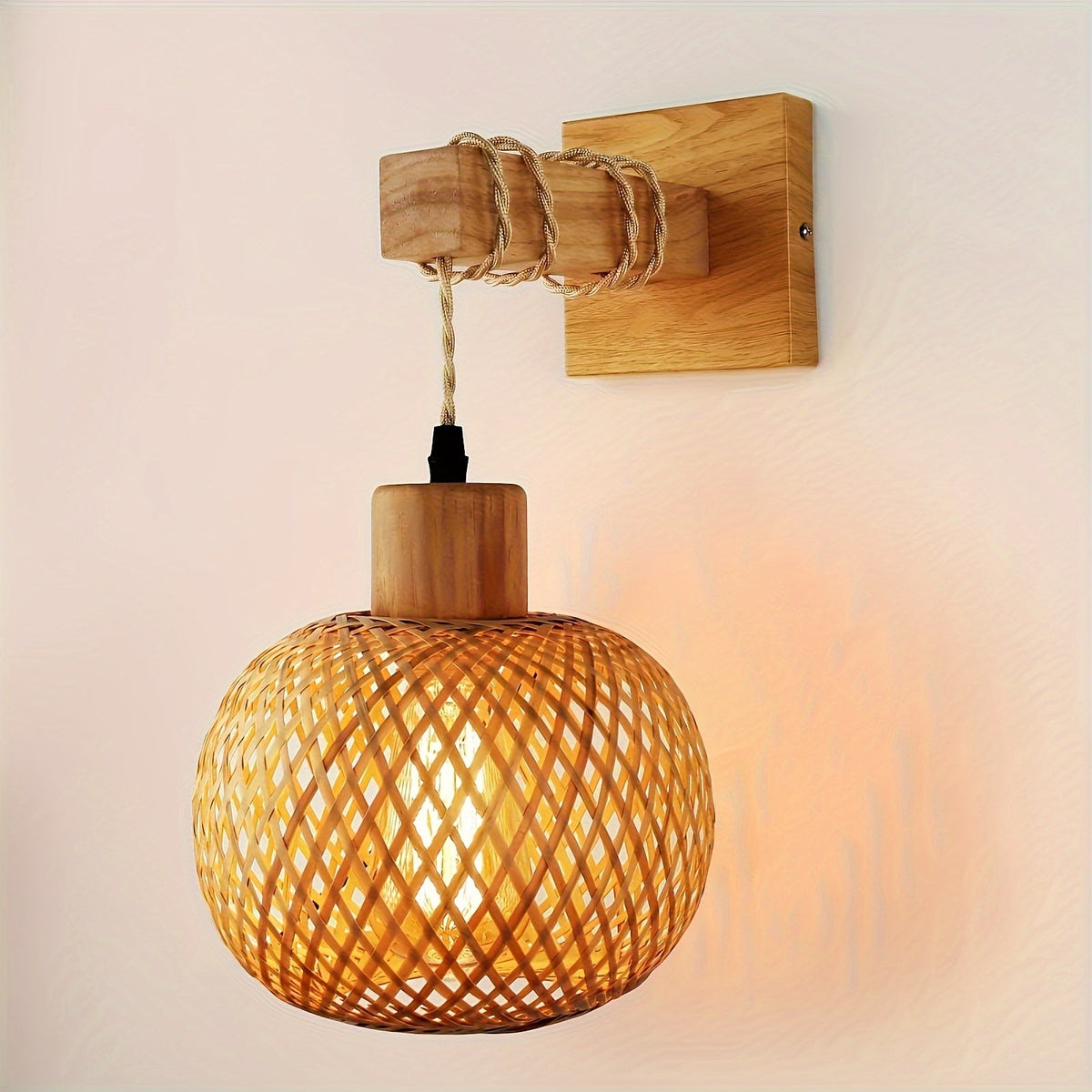 Aplique de Pared Rústico de Madera y Ratán Tejido a Mano