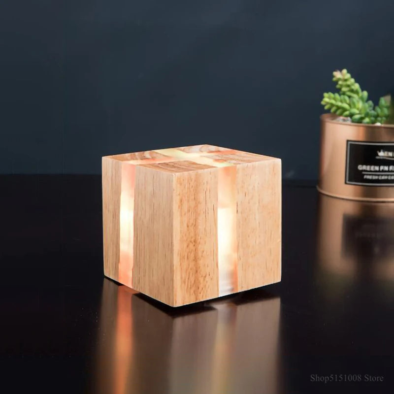 Aplique WoodAura de Madera Maciza Tallada y Resina Luminosa