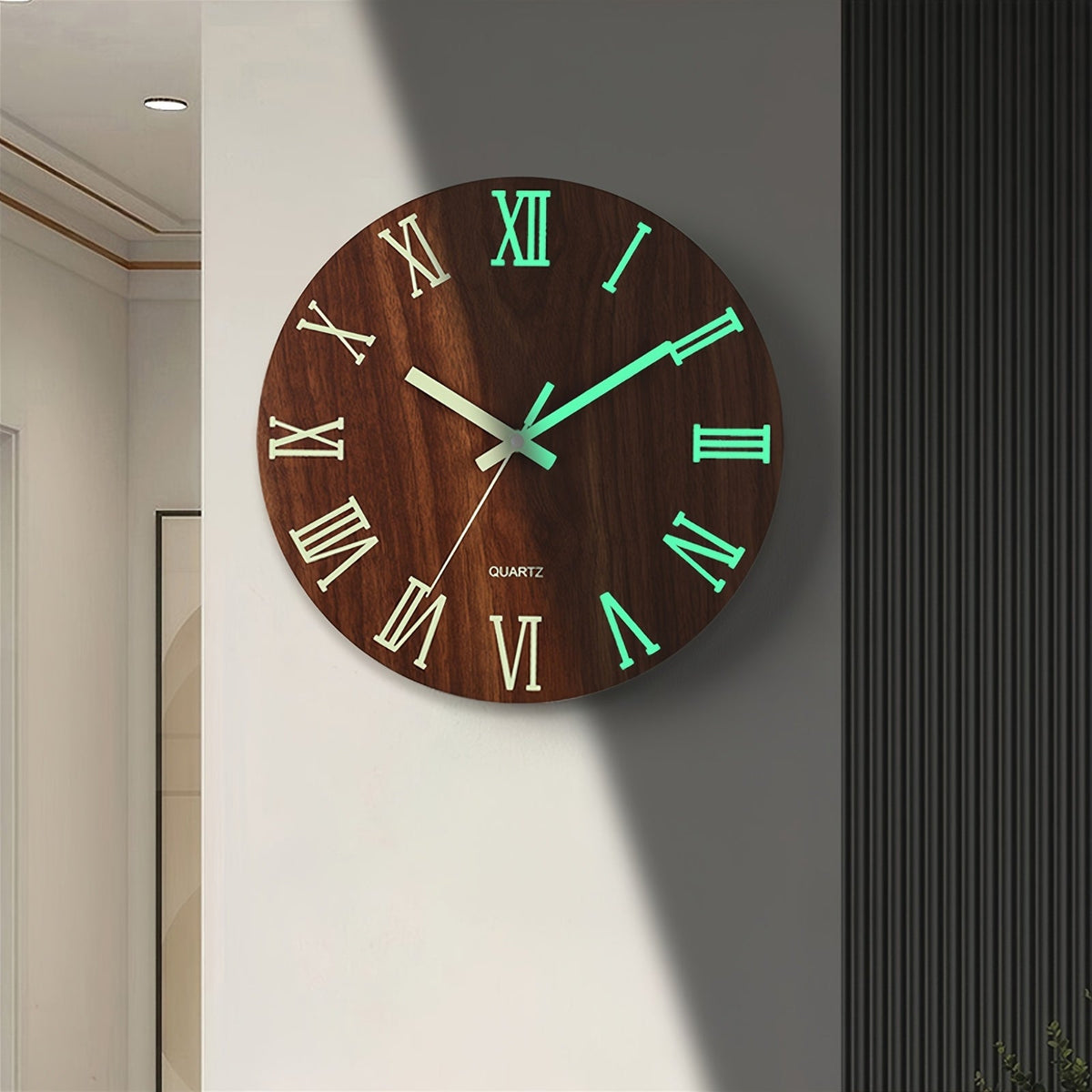 Reloj de Pared de Nogal Luminoso que Brilla en la Oscuridad