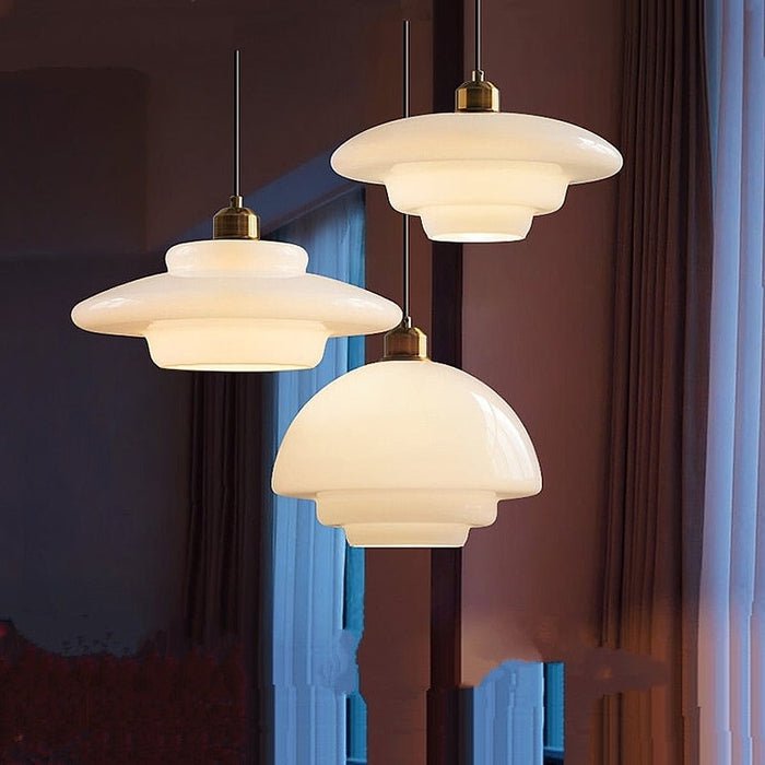 Lámpara Colgante de Vidrio Blanco Opalino Mid-Century