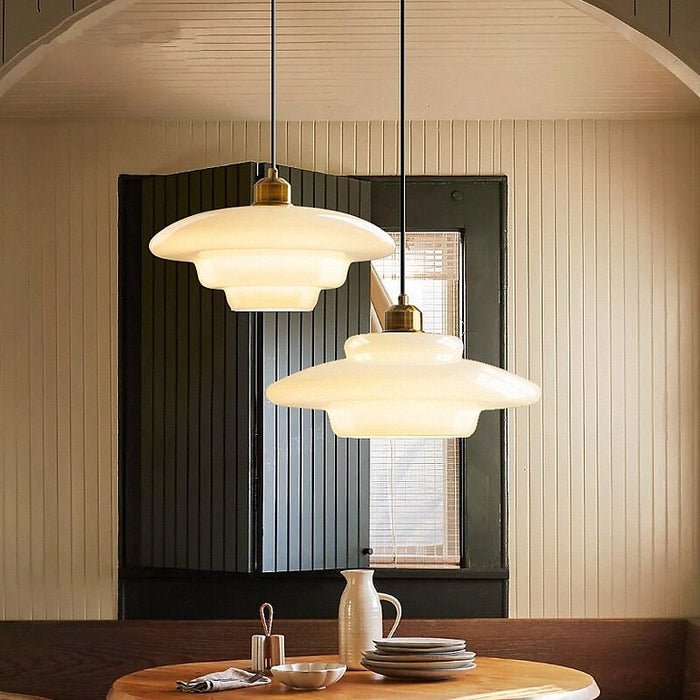 Lámpara Colgante de Vidrio Blanco Opalino Mid-Century