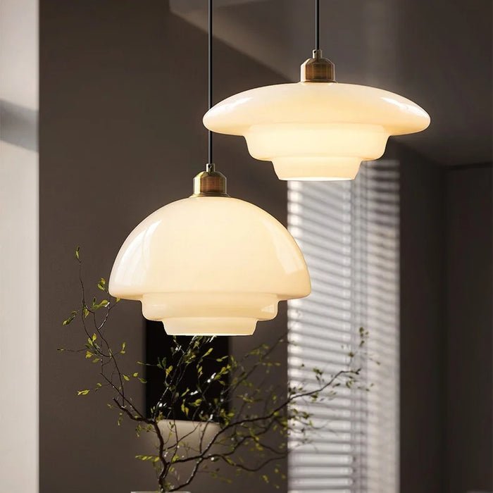 Lámpara Colgante de Vidrio Blanco Opalino Mid-Century