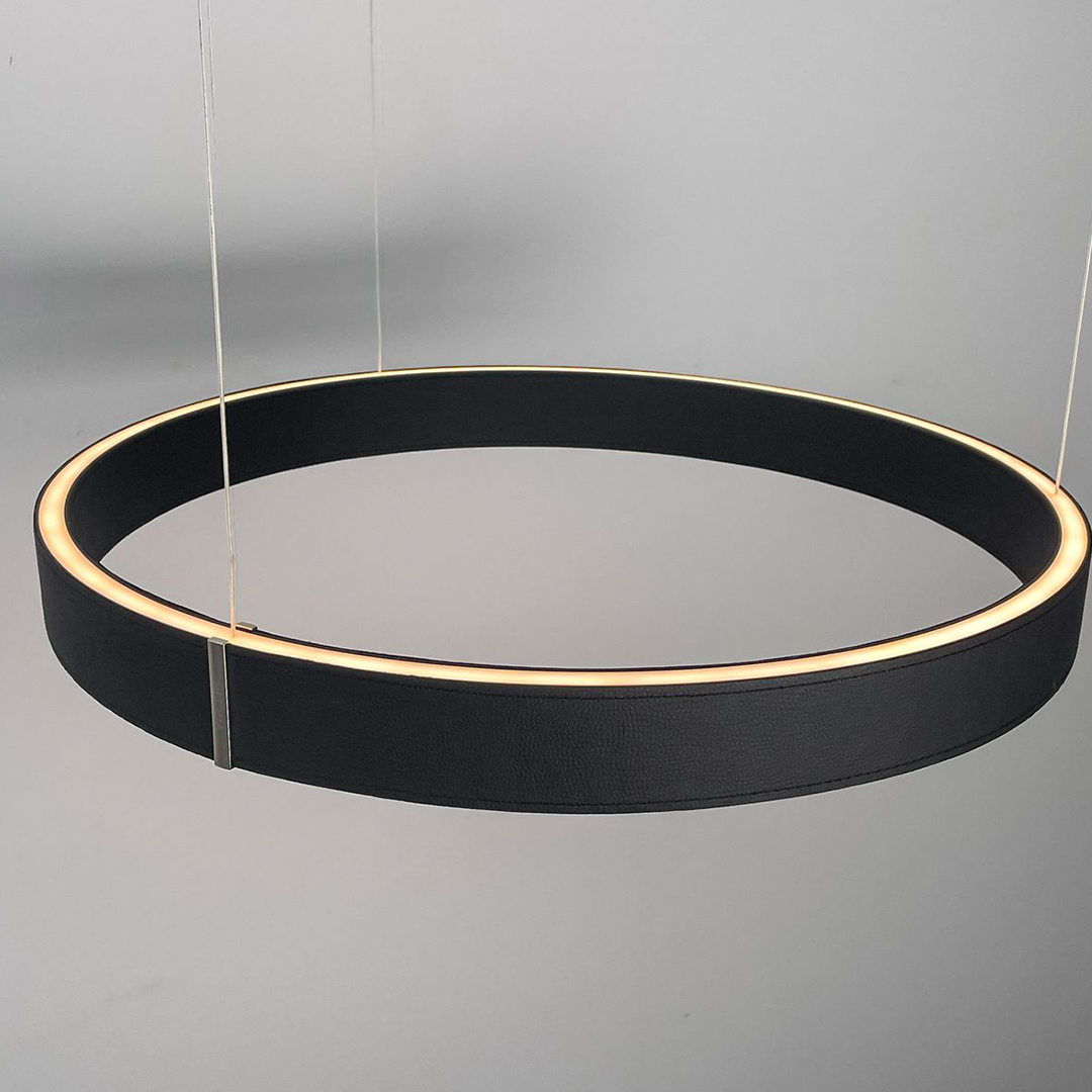 Lámpara Colgante LED de Techo Minimalista en Negro o Cuero