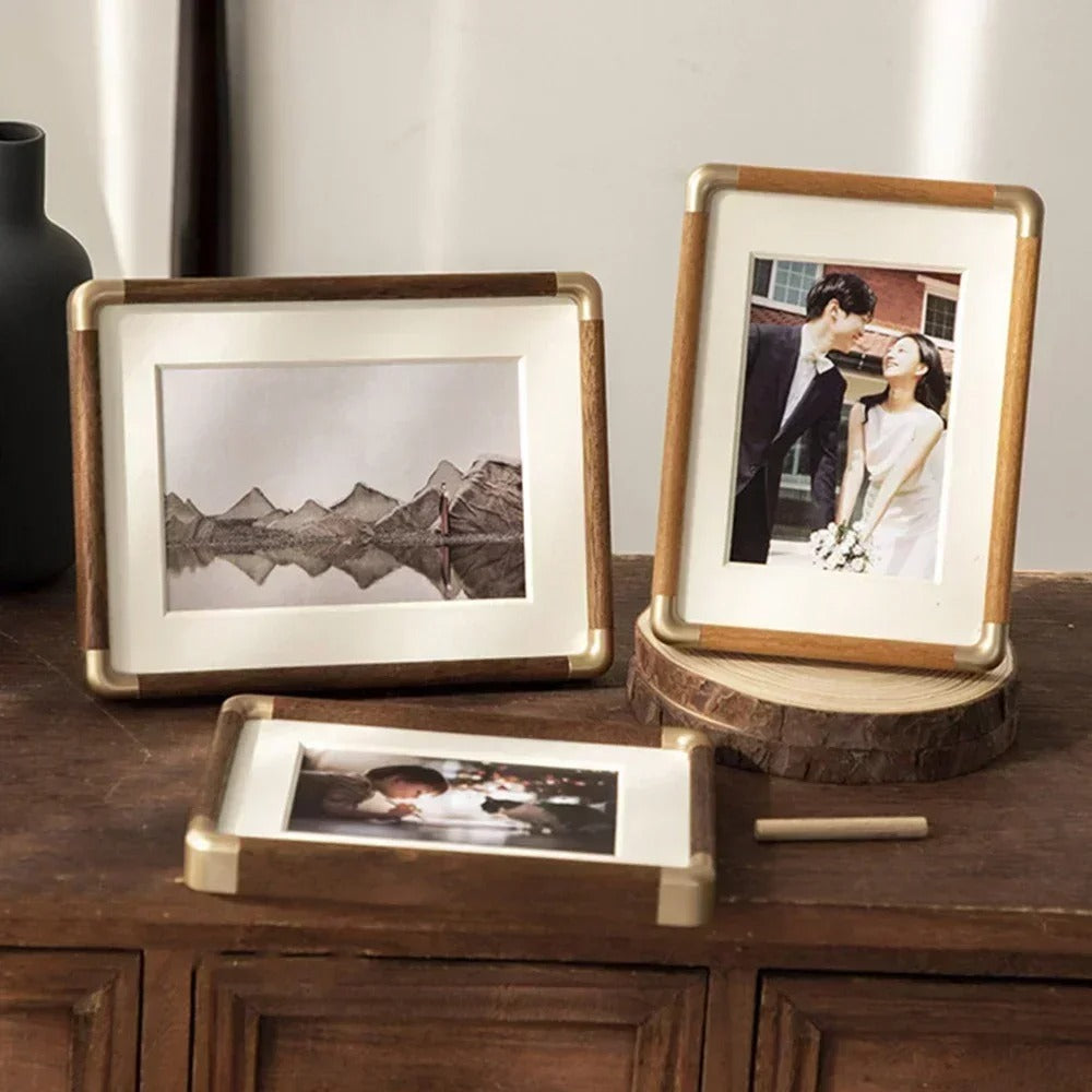 Marco de Fotos de Mesa Brooks de Madera y Latón Vintage